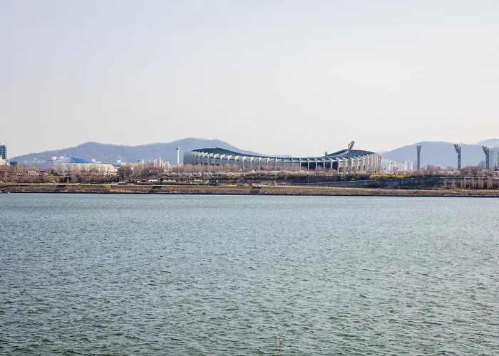 Luxury Near Olympic Park, Asan Medical Center, Lotte World Tower, Free Korean Ramen