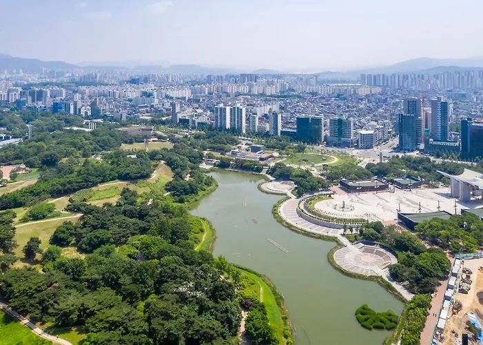 Апартаменты Luxury Near Olympic Park, Asan Medical Center, Lotte World Tower, Free Korean Ramen Сеул